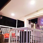 Sea N View Aparthotel
