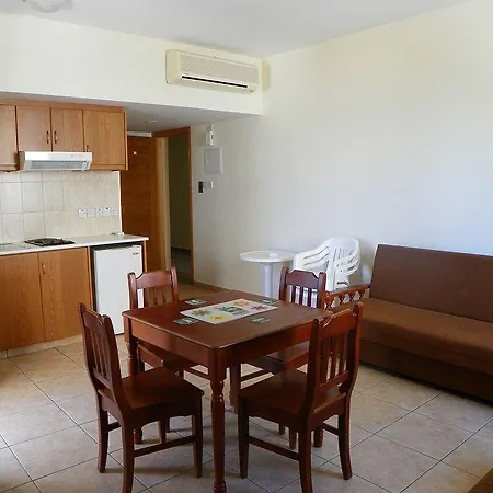 Apart-hotel Sea N View Larnaca