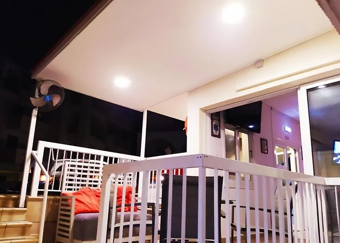 Sea N View Aparthotel