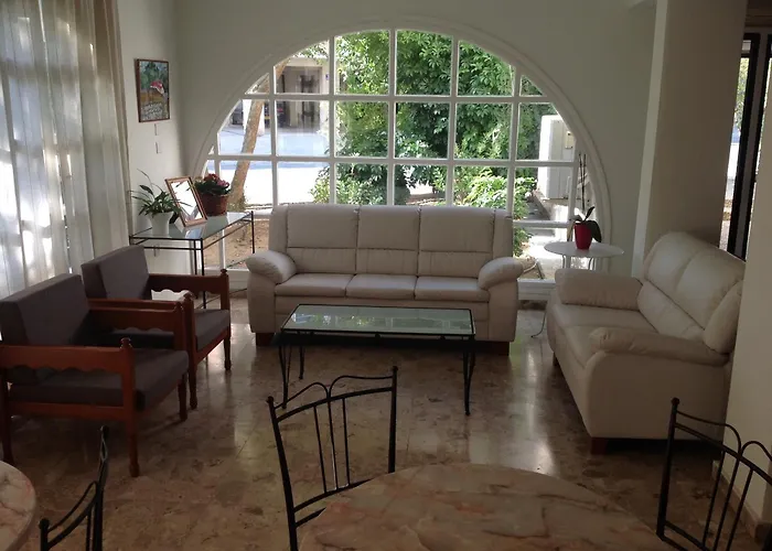 Sea N View Aparthotel Larnaca